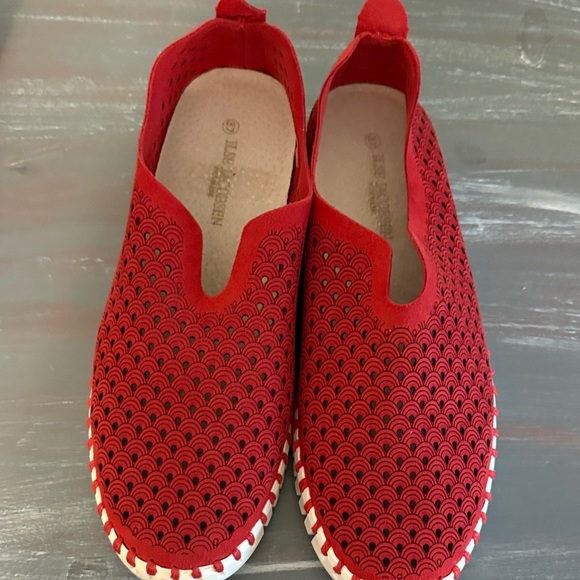 Women’s Ilse Jacobsen Deep Red Slip-On - Picture 2 of 7